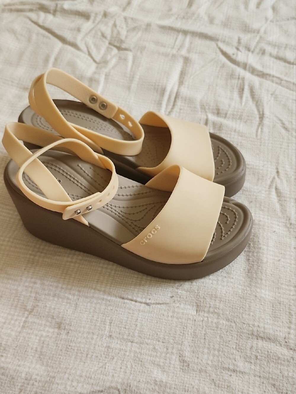 CROCS Women's Beige and Brown Wedge Sandals - Picture 5 of 9